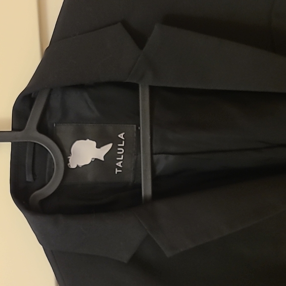 Aritzia Talula Black Blazer - Picture 2 of 13